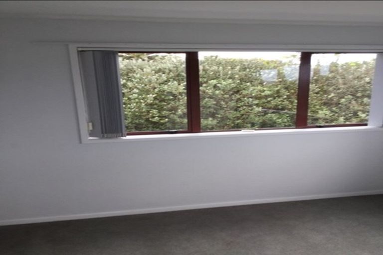Photo of property in 10 Norma Avenue, Te Atatu South, Auckland, 0610