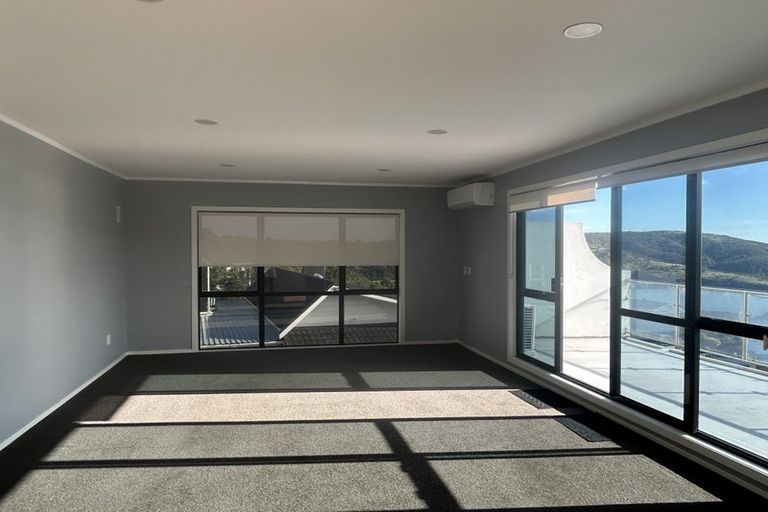 Photo of property in 27 Eskdale Road, Papakowhai, Porirua, 5024
