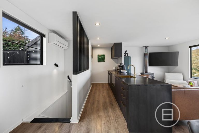 Photo of property in 19 Stone Ridge Place, Queenstown, 9300