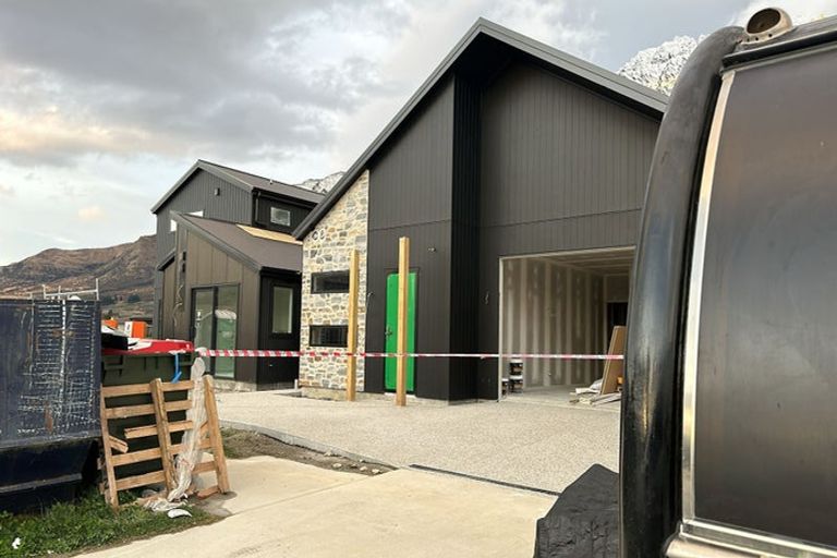 Photo of property in 107 Howden Drive, Jacks Point, 9371