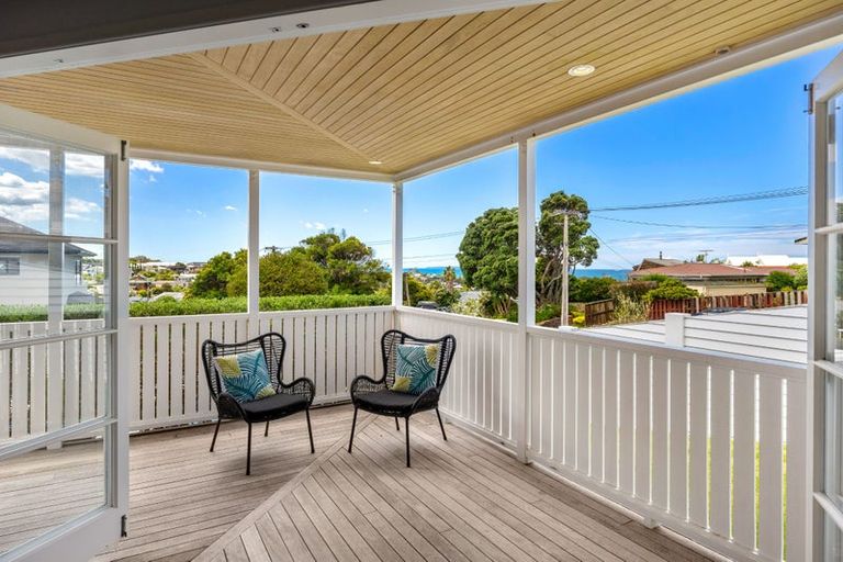 Photo of property in 631 Beach Road, Rothesay Bay, Auckland, 0630