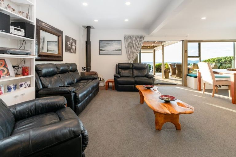Photo of property in 52 Ames Street, Paekakariki, 5034