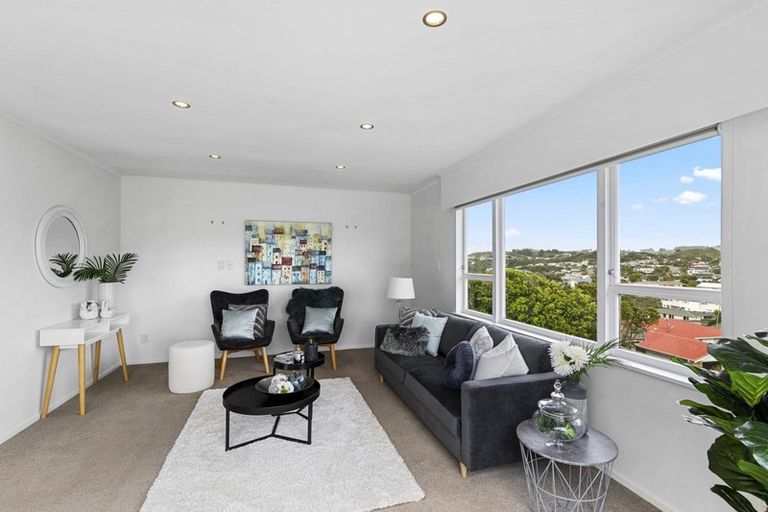 Photo of property in 27b Cypress Drive, Maungaraki, Lower Hutt, 5010