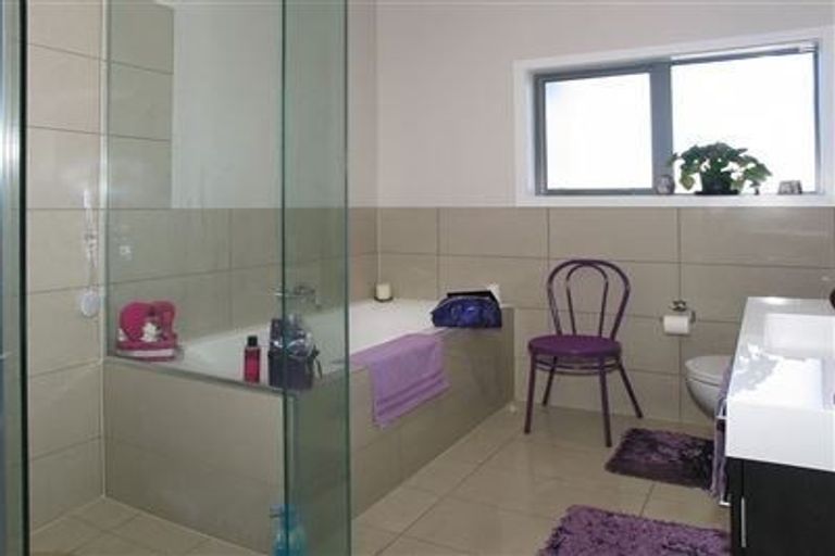 Photo of property in 4 Kaimai Place, Aotea, Porirua, 5024