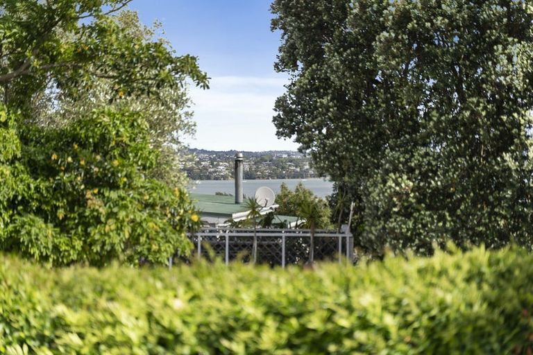 Photo of property in 25 Huka Road, Birkenhead, Auckland, 0626