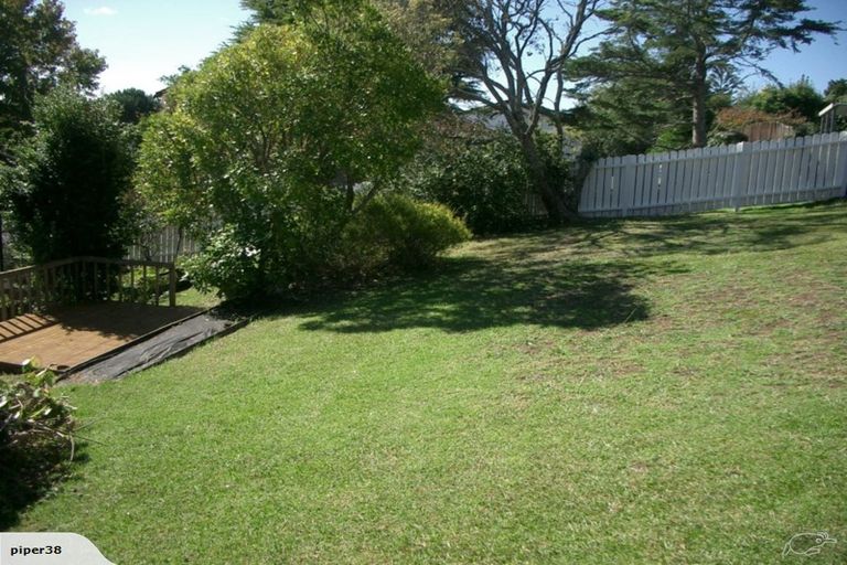 Photo of property in 75 Kennedy Avenue, Forrest Hill, Auckland, 0620