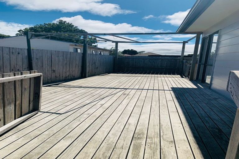 Photo of property in 79a Templeton Place, Clendon Park, Auckland, 2103