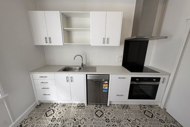 Photo of property in 16a Clifton Terrace, Kelburn, Wellington, 6012