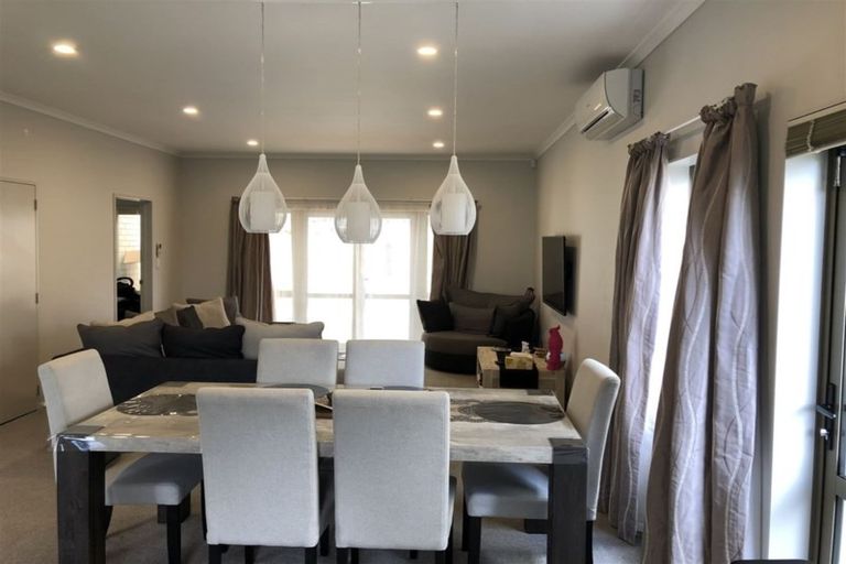 Photo of property in 22 Taiaapure Street, Weymouth, Auckland, 2103