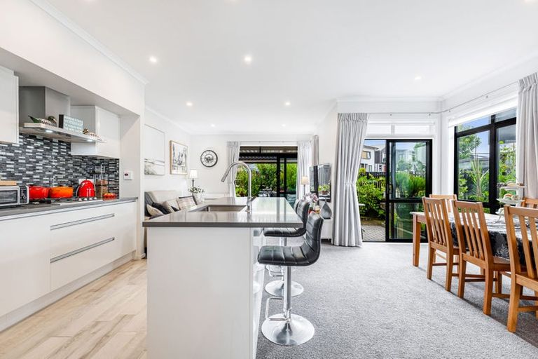 Photo of property in 16 Kauri Amber Road, Westgate, Auckland, 0614