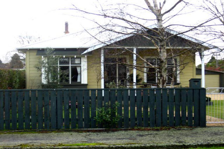 Photo of property in 2 Wyndham Street, Carterton, 5713