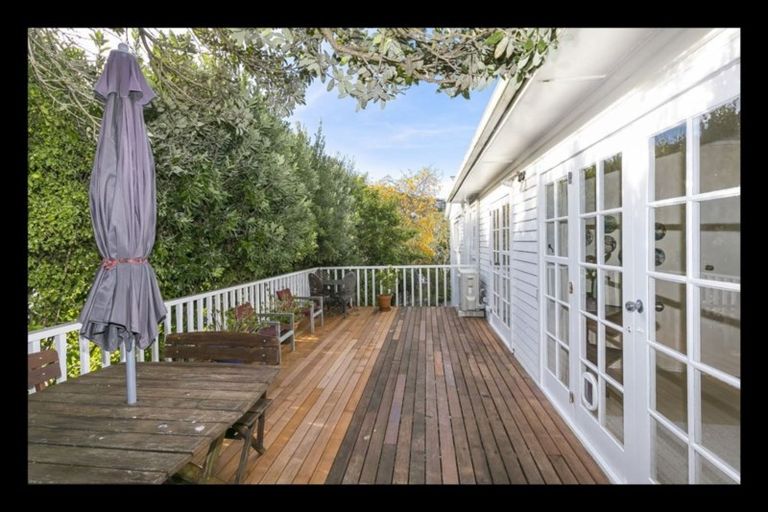 Photo of property in 11 Cockayne Road, Khandallah, Wellington, 6035