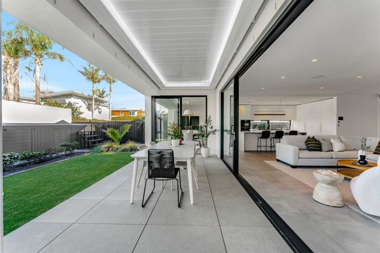 Photo of property in 23 Muritai Road, Milford, Auckland, 0620