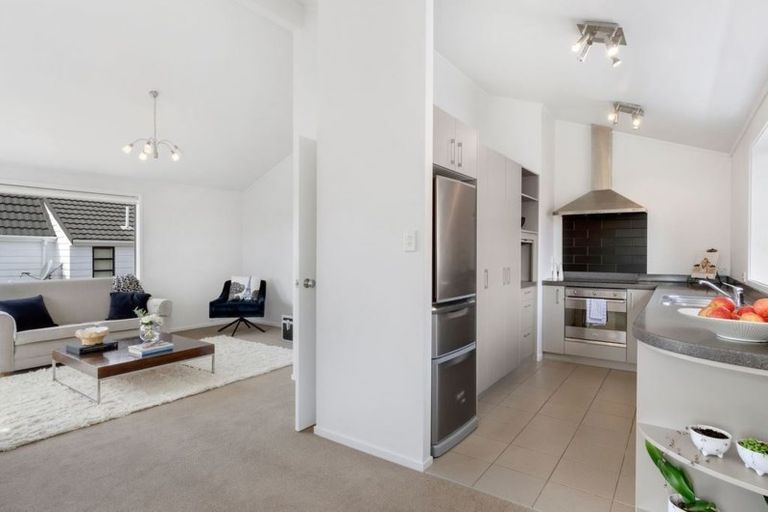 Photo of property in 2/99 Matipo Road, Mairangi Bay, Auckland, 0630