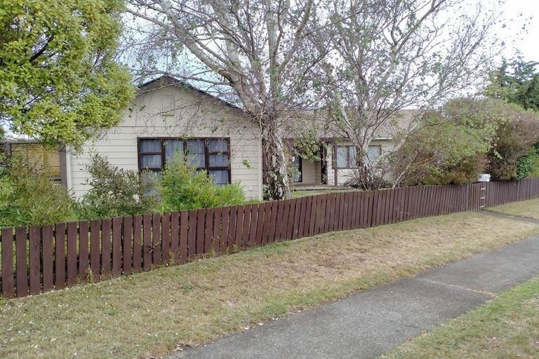 Photo of property in 12 Campbell Avenue, Paraparaumu, 5032