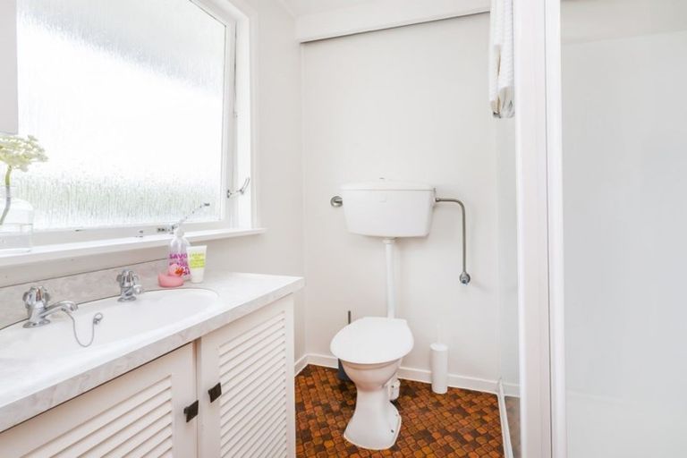 Photo of property in 16 Witham Street, Island Bay, Wellington, 6023