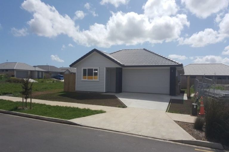 Photo of property in 16 Perla Road, Pukekohe, 2120