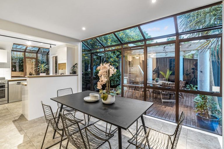 Photo of property in 3/25 Shackleton Road, Mount Eden, Auckland, 1024