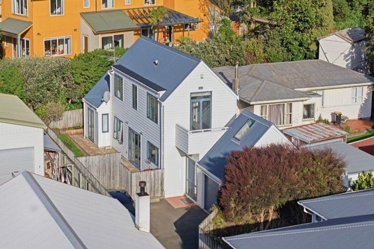 Photo of property in 8a Darlington Road, Miramar, Wellington, 6022