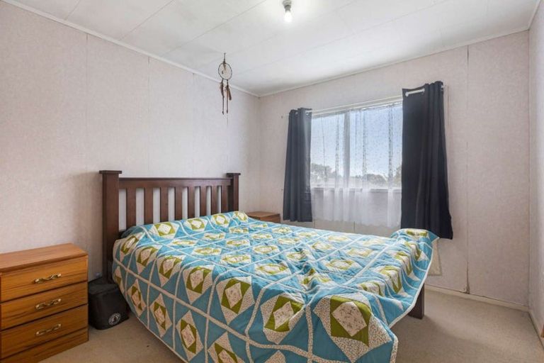 Photo of property in 20 Bundena Place, Clendon Park, Auckland, 2103