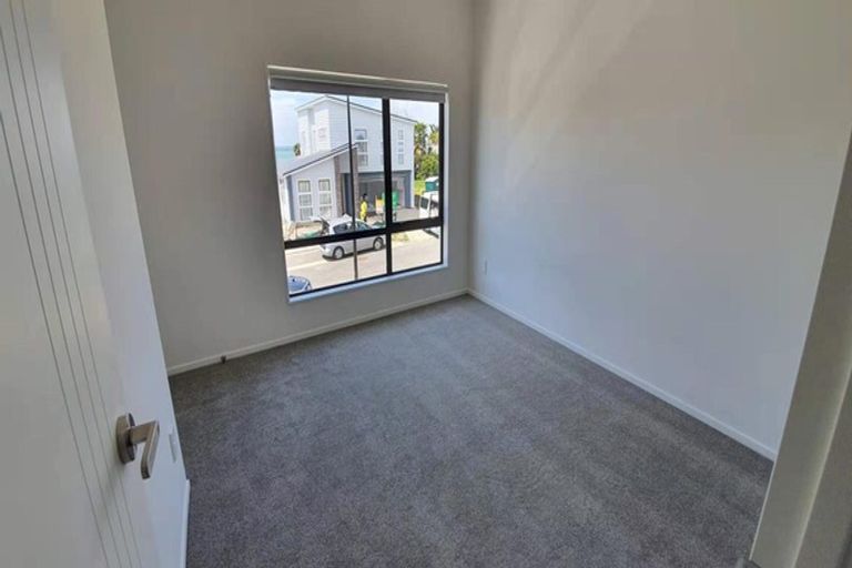 Photo of property in 44 Turret Lane, Hobsonville, Auckland, 0616
