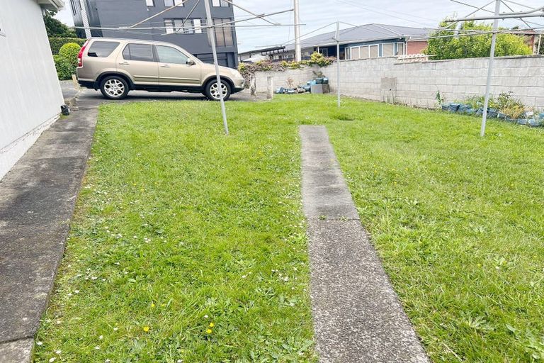 Photo of property in 47 Velma Road, Hillcrest, Auckland, 0627