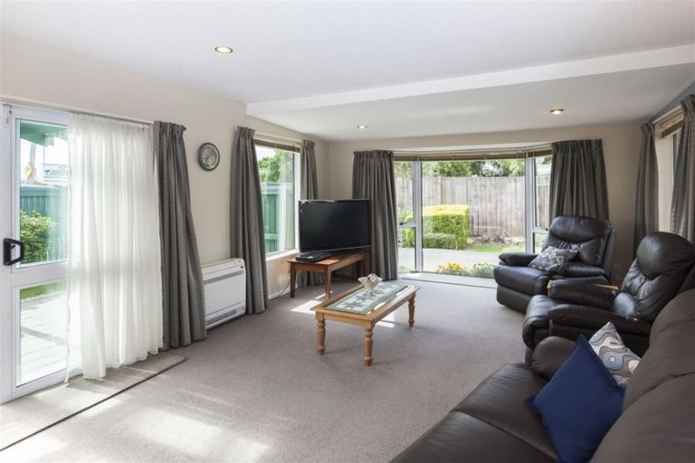 Photo of property in 154a Racecourse Road, Sockburn, Christchurch, 8042