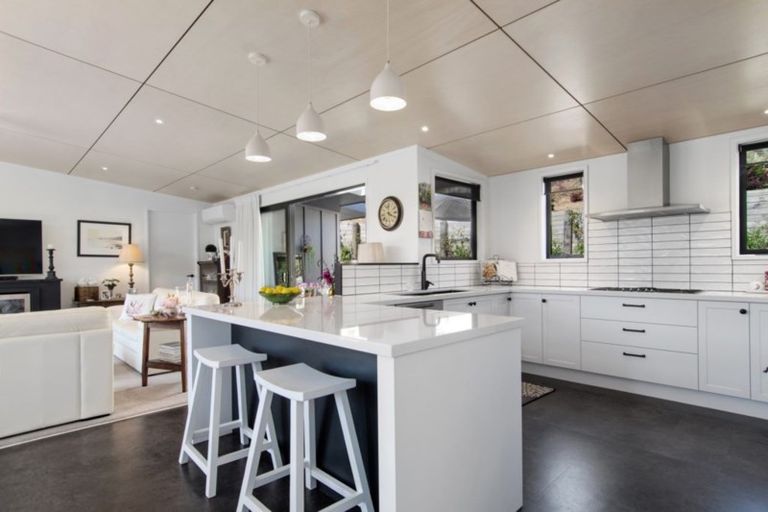 Photo of property in 62 Kayelene Place, Omokoroa, 3114