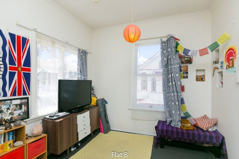 Photo of property in 212 Rintoul Street, Berhampore, Wellington, 6023