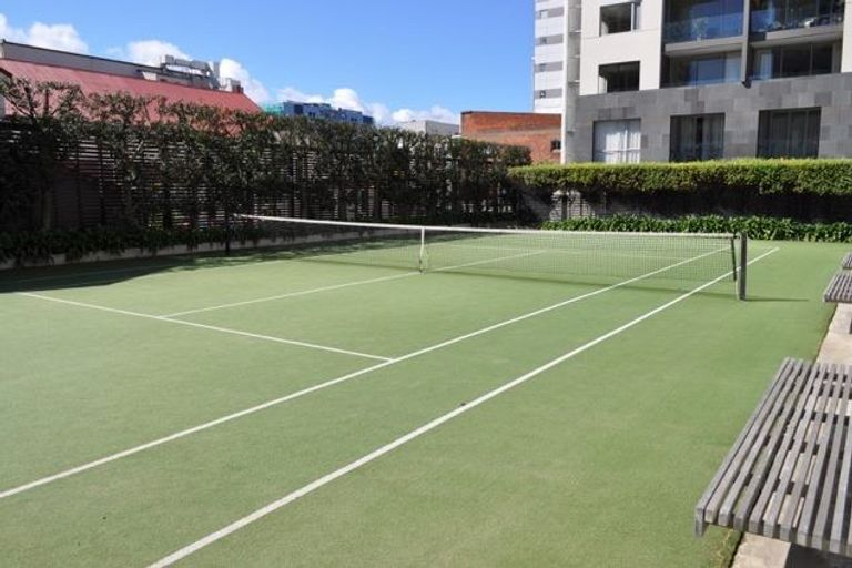 Photo of property in Sanctum Apartment, 10 Ebor Street, Te Aro, Wellington, 6011