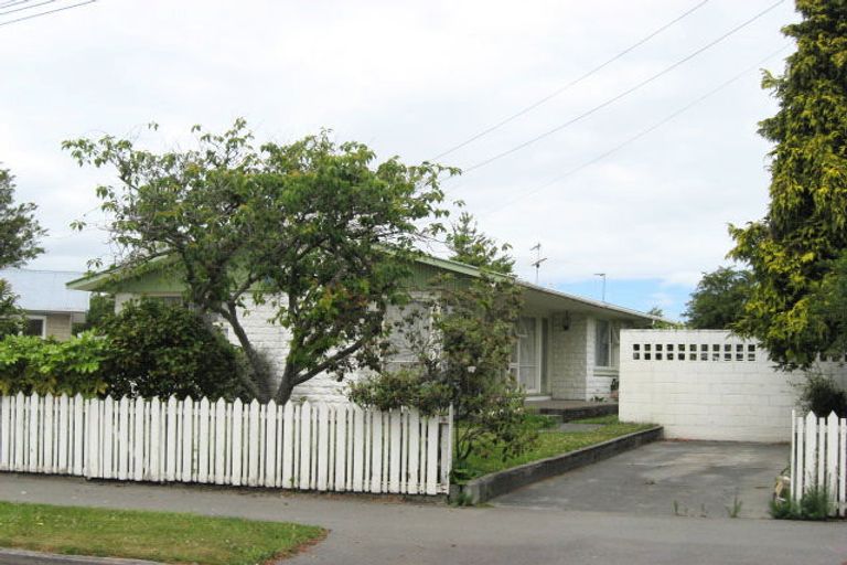 Photo of property in 43 Greendale Avenue, Avonhead, Christchurch, 8042