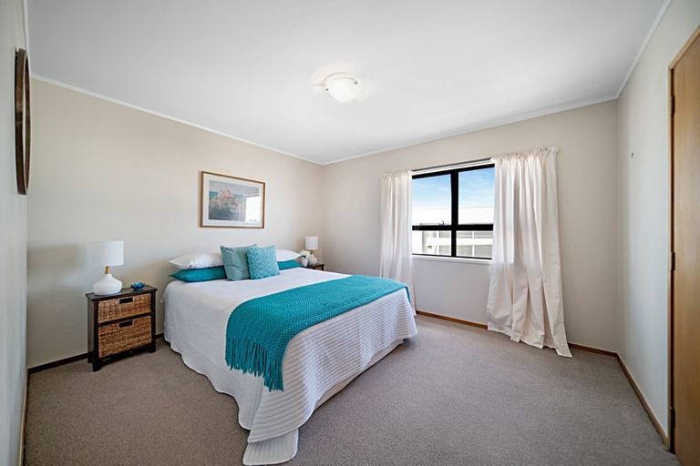 Photo of property in 35 William Bryan Drive, Half Moon Bay, Auckland, 2012