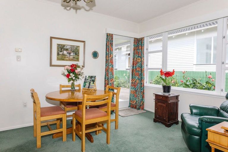 Photo of property in 15 Victoria Avenue, Dannevirke, 4930