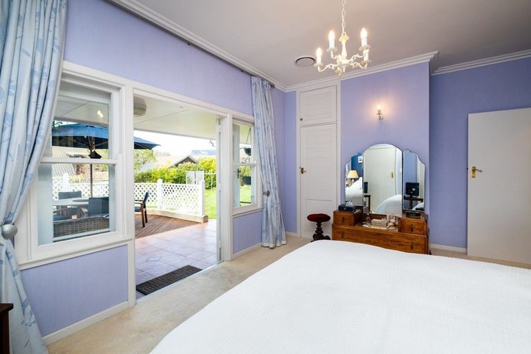 Photo of property in 5 Tauroa Road, Havelock North, 4130