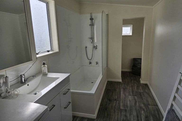 Photo of property in 33 Rangiora Street, Castlecliff, Whanganui, 4501