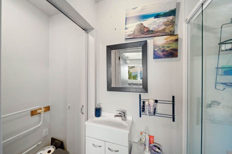 Photo of property in 27 Avalon Crescent, Fernhill, Queenstown, 9300