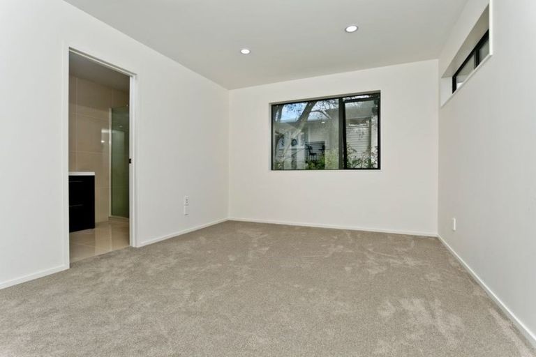 Photo of property in 62a Verran Road, Birkdale, Auckland, 0626