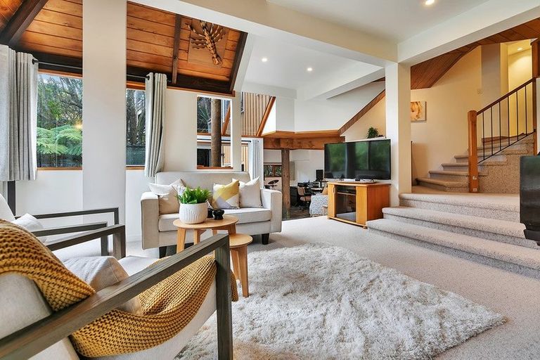 Photo of property in 72 Brigantine Drive, Beach Haven, Auckland, 0626