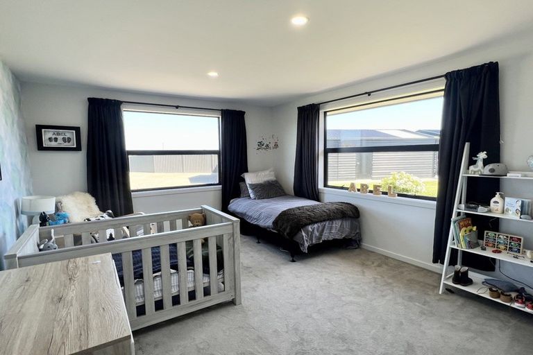 Photo of property in 9 Court Of Ascot, Seaward Bush, Invercargill, 9812