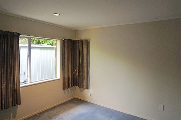 Photo of property in 2/22 Steeple Rise, Pakuranga, Auckland, 2010