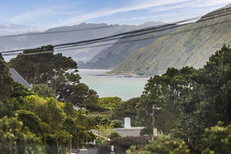Photo of property in 32 Rawhiti Road, Pukerua Bay, 5026