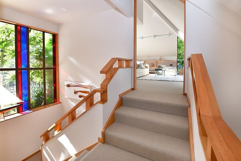 Photo of property in 8 View Road, Campbells Bay, Auckland, 0630