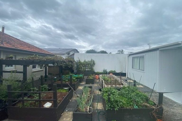 Photo of property in 2 Keays Road, Avenues, Whangarei, 0110