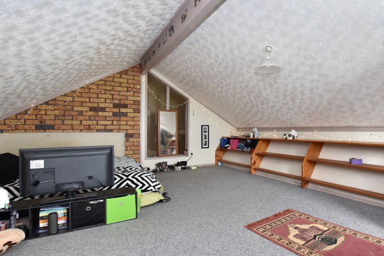 Photo of property in 13a Lawson Way, Weymouth, Auckland, 2103
