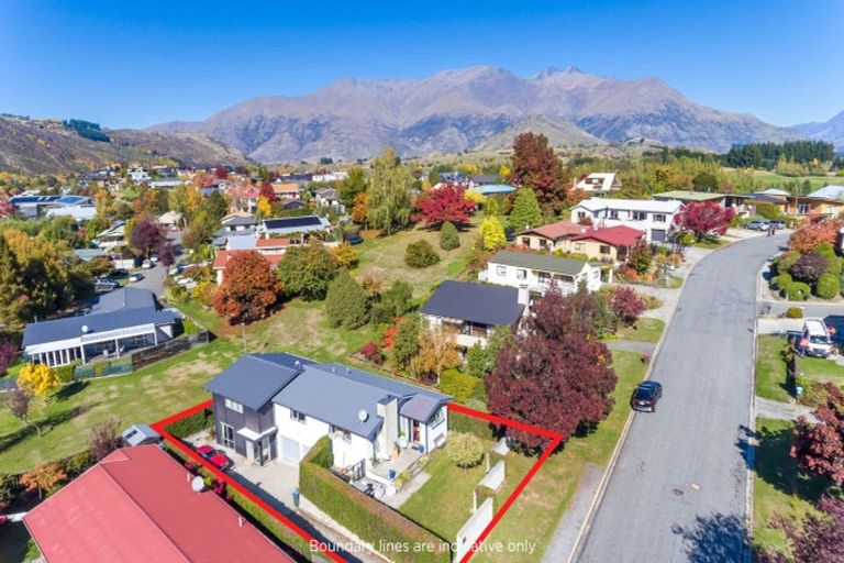 Photo of property in 8 Bracken Street, Arrowtown, 9302