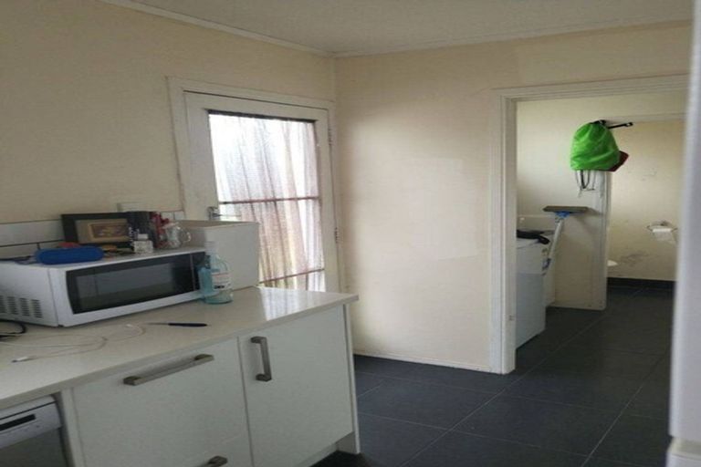 Photo of property in 2/8 James Road, Manurewa, Auckland, 2102