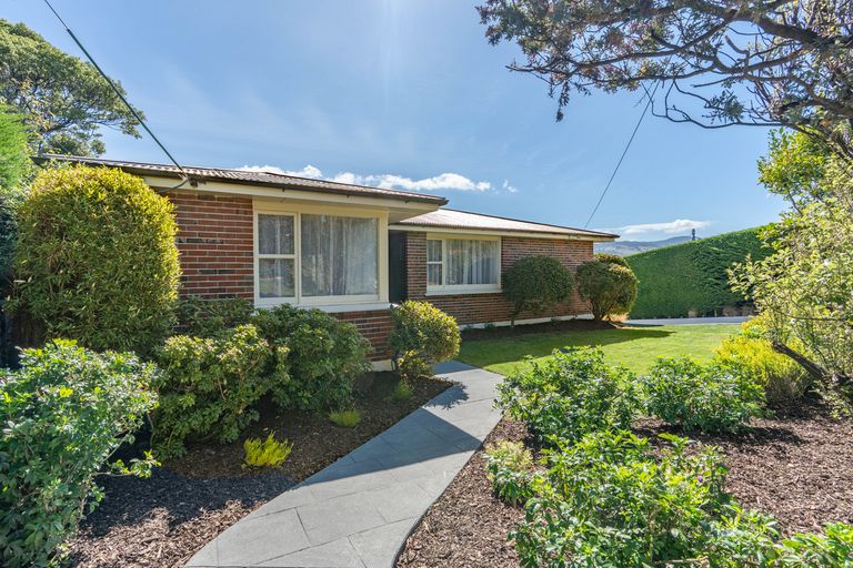 Photo of property in 103 Larnach Road, Vauxhall, Dunedin, 9013