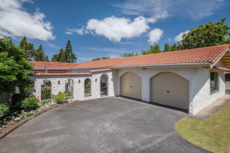 Photo of property in 84 Chelsea View Drive, Chatswood, Auckland, 0626