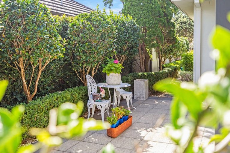 Photo of property in 2 Saratoga Court, Papamoa Beach, Papamoa, 3118