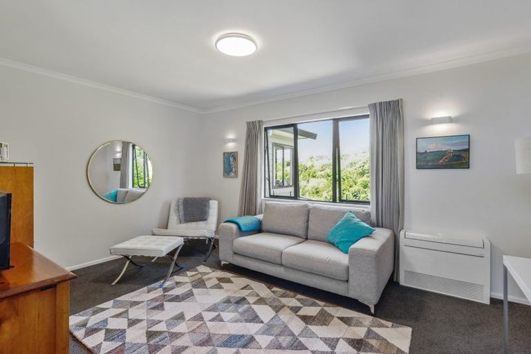 Photo of property in 41 Quadrant Heights, Paraparaumu, 5032